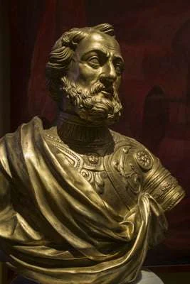 Busto De Hernan Cortes