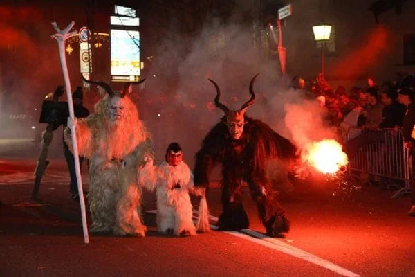 Origen Del Krampus Desfile