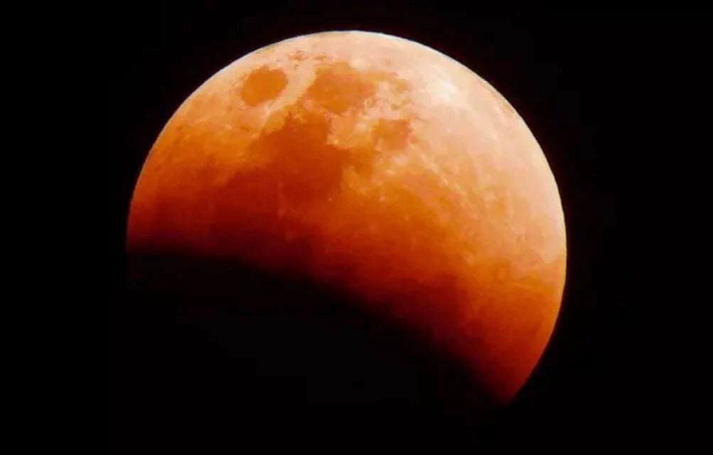 Eclipse Parcial De Luna