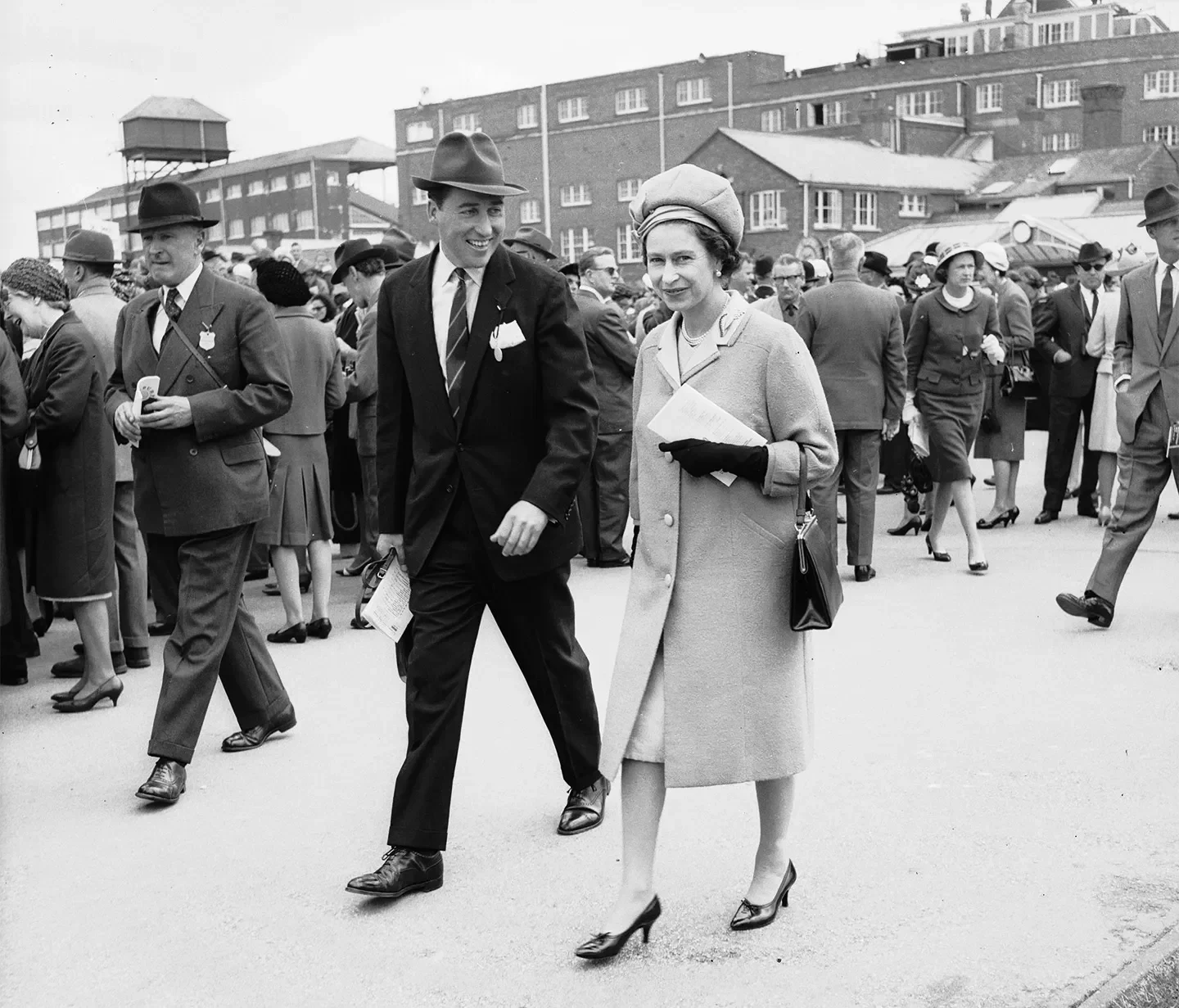Queen Elizabeth Lord Porchester Relationship